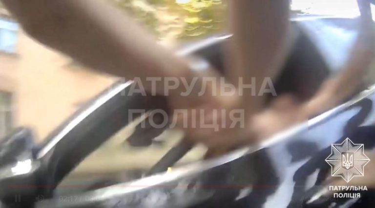 Смертельна стрілянина у Дніпрі: поліція показала відео з бодікамер, як все відбувалося
