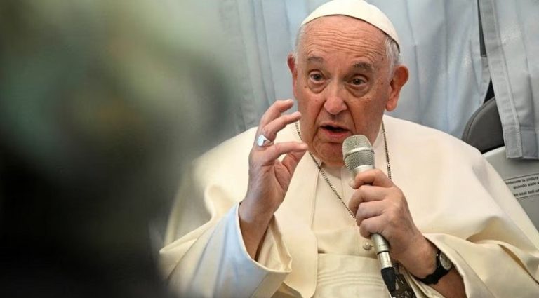 Щойно! Папа Римський зробив нову заяву: “Деякі країни “грають в ігри” з Україною – спочатку обіцяють зброю, а потім дехто починає відступати від своїх зобов’язань…”