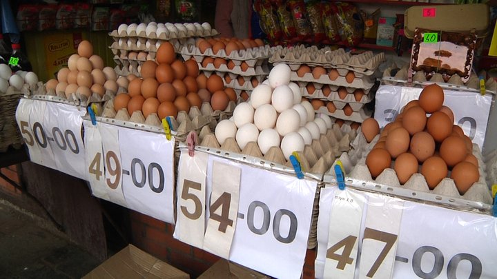 У всіх супермаркетах України вже від завтра курячі яйця будуть продаватися по-новому: навіть не віриться, що вони це прийняли…