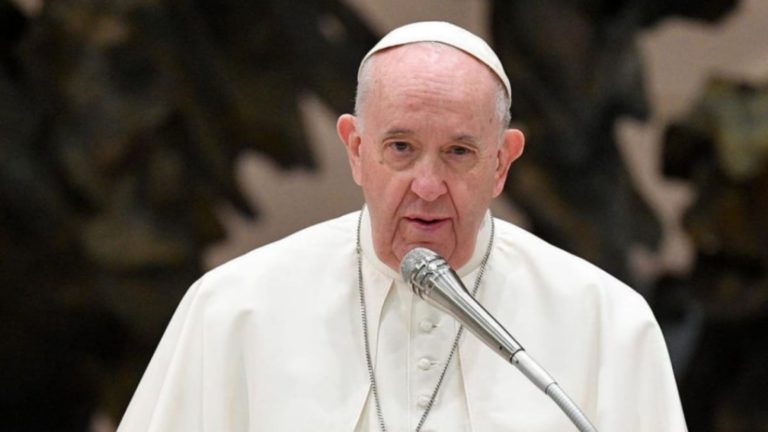 Кому потрібна війна в Україні: Папа Римський зробив припущення