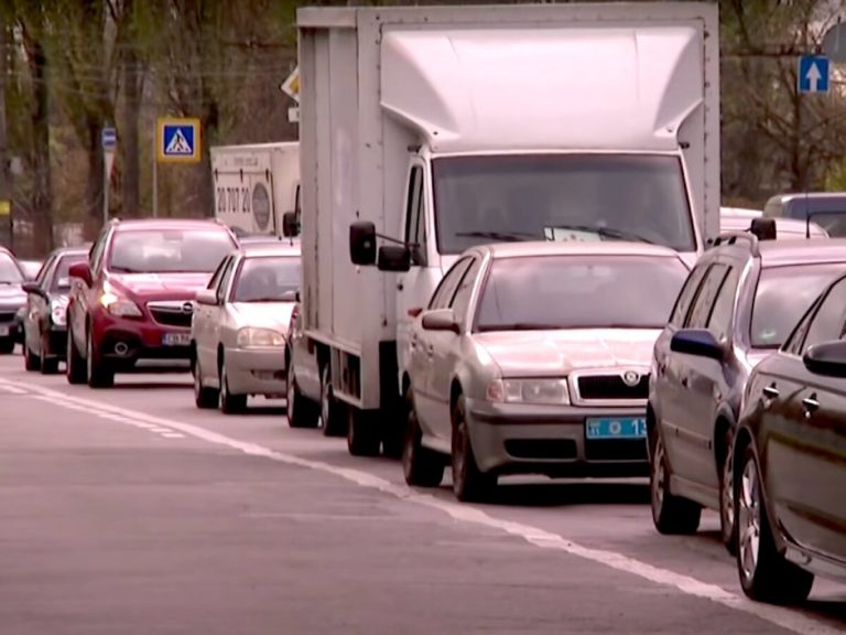 Вже з 1 жовтня: Водіям приготуватися до нових правил за порушення величезних штрафів