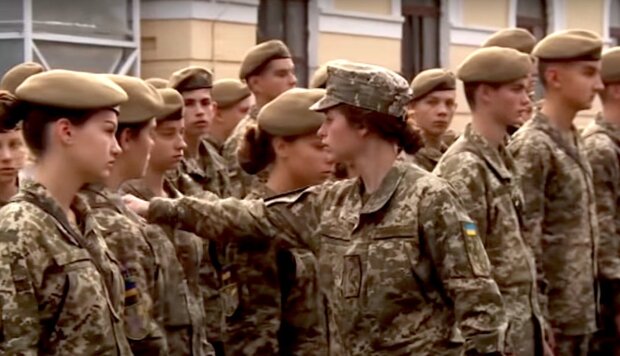 Військовий облік для жінок: у ЗСУ дали детальне роз’яснення навіщо і що буде далі