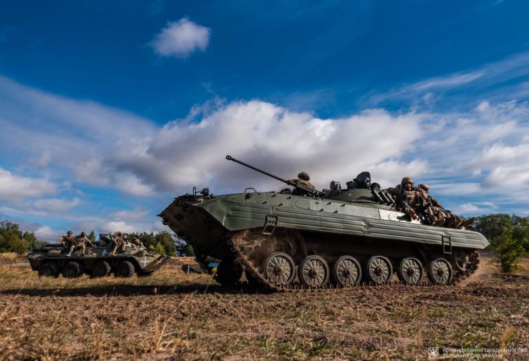 Астролог назвав дати, коли буде пік війни в Україні