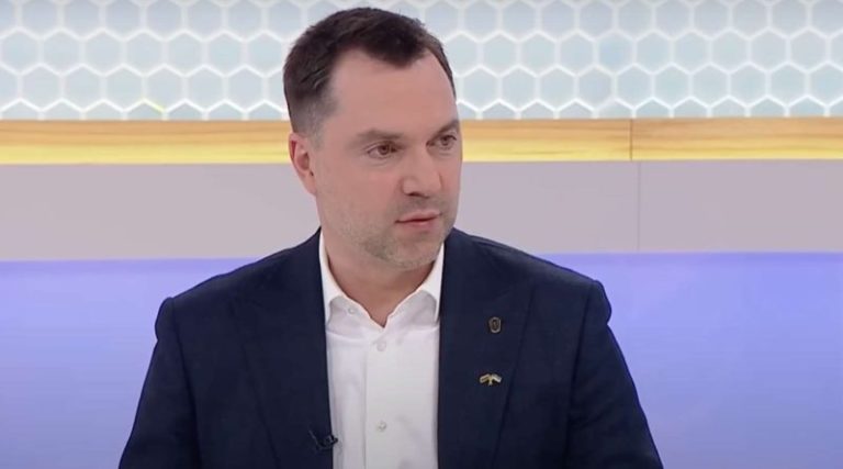 Арестович пропонує перейти до мирних переговорів із Росією: відео