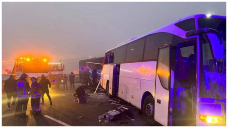 У Туреччині трапилася масштабна ДТП: зaгuнули 10 людей, серед постраждалих українці