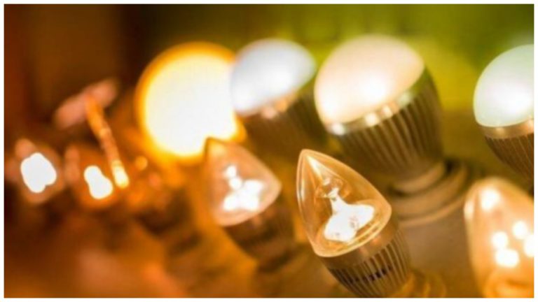 З 5 грудня українцям безкоштовно роздадуть LED-лампи: як отримати