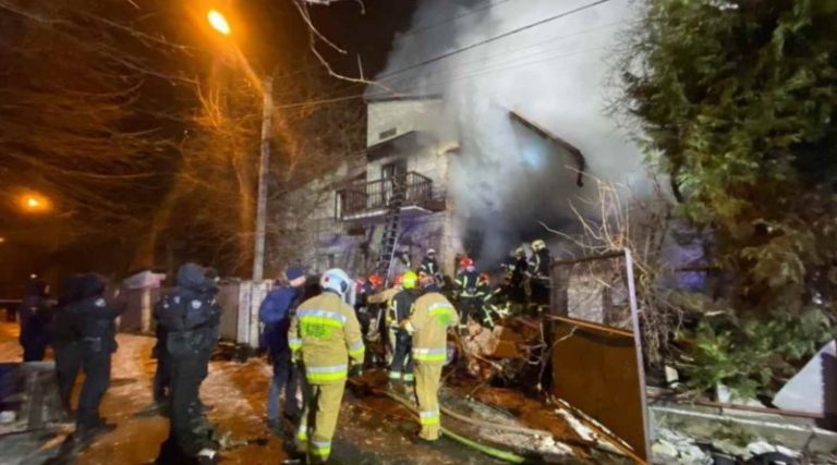 У Львові прогримів вибух: з-під завалів будинку дістали двох дітей (фото)