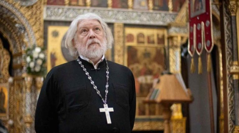 Відомий священник у Москві відмовився молитися за перемогу Росії: як його покарали