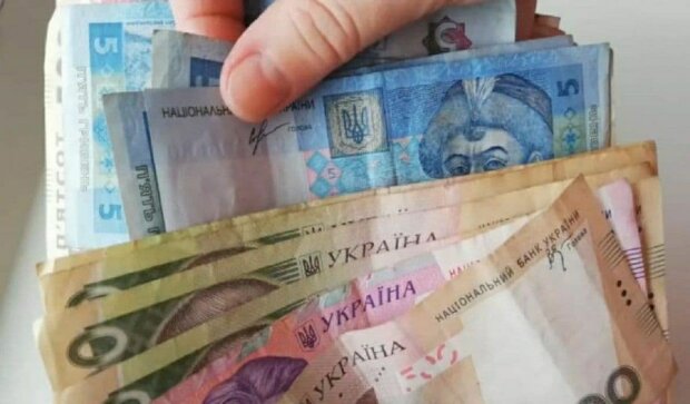 Українцям загрожує повна зупинка виплати пенсії: запобігти проблемі можна не виходячи з дому – інструкція