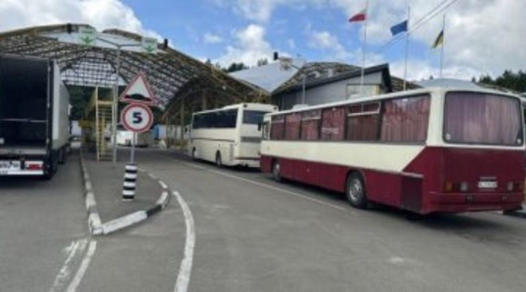 Україна змінила правила виїзду рейсових автобусів за кордон: що відомо