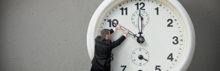 Подорож у часі: уночі українці переводитимуть годинники