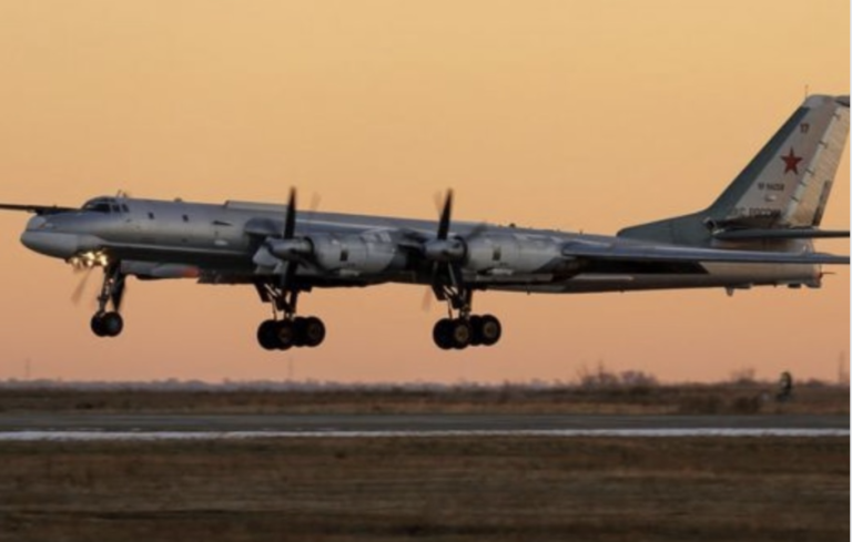 Боже, невже правда… 250 ракет в сторону України… Щойно відбувся зліт 5 Ту-22 з аеродрому РФ у бік Чорного моря – Відео…