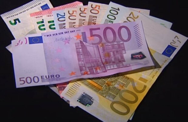 Новою валютою в Україні стане євро: коли може розпочатись обмін грошей