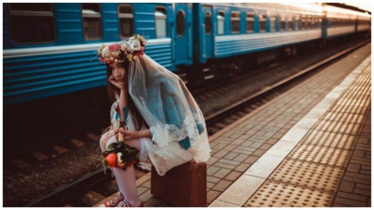 Українським жінкам можуть відмовити у виїзді за кордон: кого це стосується