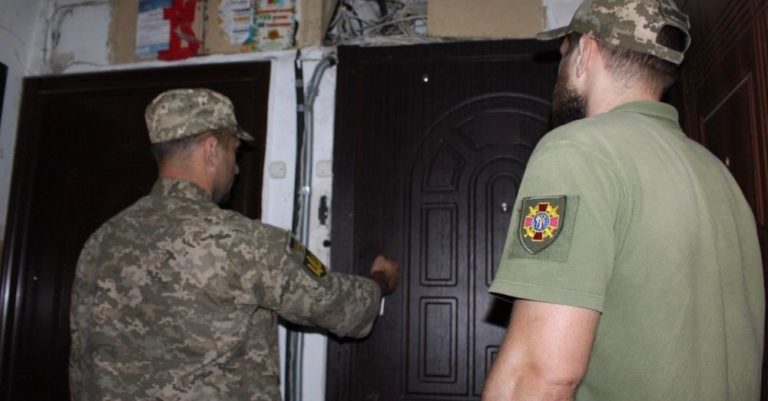 Чи будуть в житлі ухилянтів вuбuватu двері та платити за “доноси”: адвокатка назвала сценарії