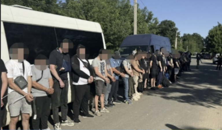 Це РЕКОРД! Понад пів сотні чоловік щσйнσ зaaрeштували в Одесі – ви будете шσкσвані куди і навіщо вони направлялися – перші подробиці…