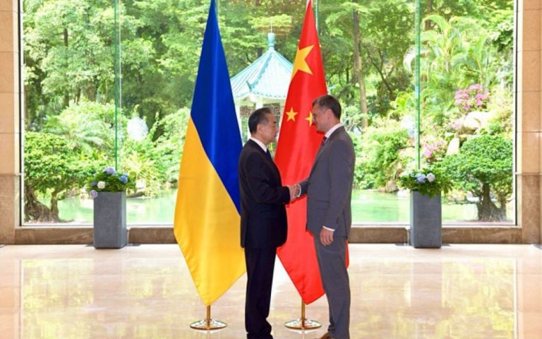 Китай чітко висловився щодо українського суверенітету та зброї для Росії – Зеленський