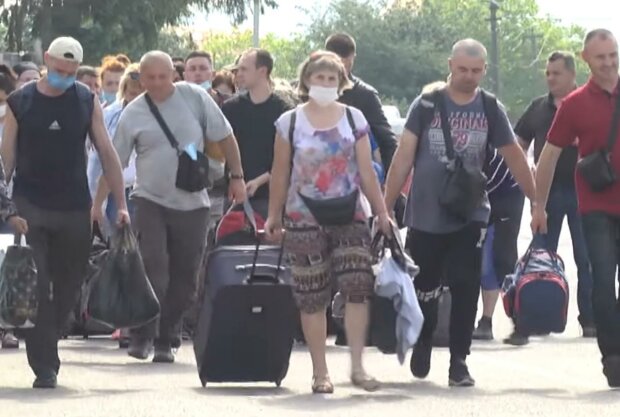 Виїзд чоловіків за кордон: прикордонники назвали нову умову після 17 липня