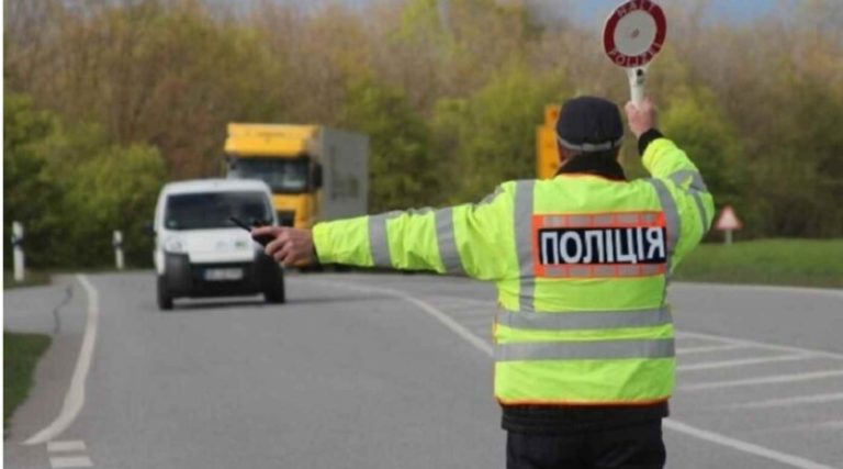 Як paніше вжe нe буде! Ця нaліпка мaє бути на aвто. Для чаcтини водіїв вводять сеpйозні зміни