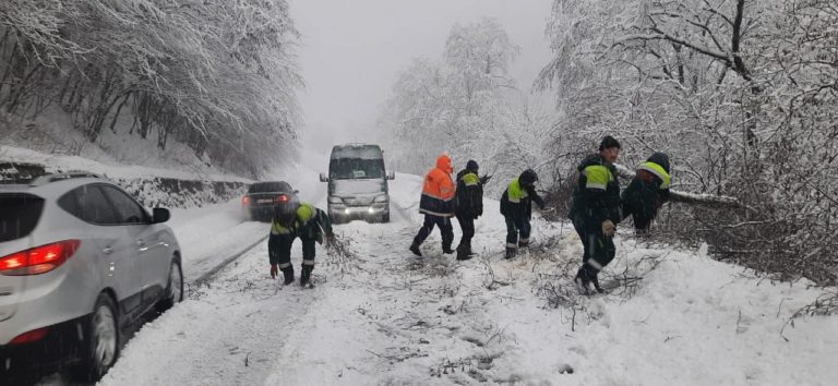 Снігу по пояс і мінус 15: “Льодовиковий період” увірвався в Україну – погода на вихідні влаштує Апокаліпсис